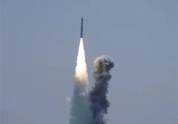 Китайская ракета вывела на орбиту пять спутников, стартовав с морской платформы