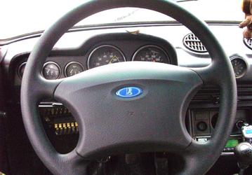 «Ободранная» Lada Granta получит старый руль Lada Kalina. Кондиционер и передние электростеклоподъемники будут только в старшей комплектации