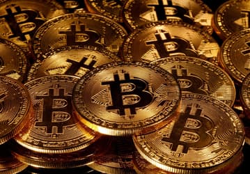 Bitcoin уже не спасти? Курс обвалился почти до 34 000 долларов