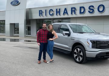 Электрическая версия самого продаваемого автомобиля в США. Ford F-150 Lightning наконец-то начали отгружать розничным покупателям