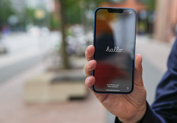 Выяснилось, что даже выключенный iPhone можно взломать