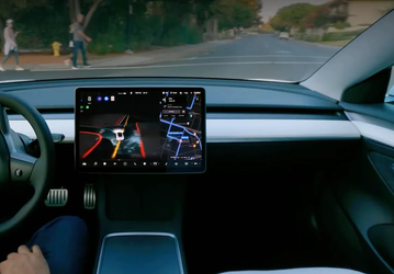 Илон Маск назвал месяц появления полностью беспилотных Tesla