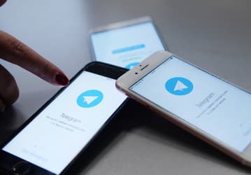 «Тинькофф» предупреждает: в Telegram активизировались мошенники, предлагающие ответы на экзамены ЕГЭ и ОГЭ