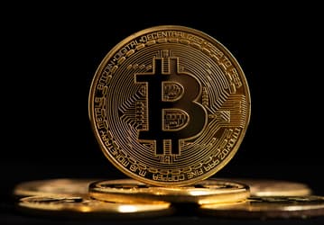 Bitcoin и Ethereum за неделю упали на 5%, а в течение пары дней могут просесть еще больше