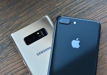 Apple потеряла, а Samsung и Motorola «подобрали». Появилась статистика рынка смартфонов в США