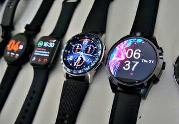 Samsung и Xiaomi сильно нарастили продажи умных часов, но до Apple им всё равно далеко. Появилась свежая статистика рынка