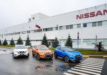 Nissan принял решение не возобновлять производство автомобилей в России до марта 2023 года. Минпромторг намерен это обсудить