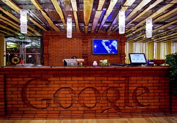 Google не намерена уходить из России, Google Play для россиян тоже никто закрывать не будет