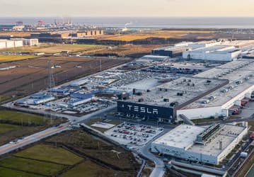Tesla создаст крупнейший в мире центр экспорта автомобилей. Компания строит в Шанхае ещё один завод