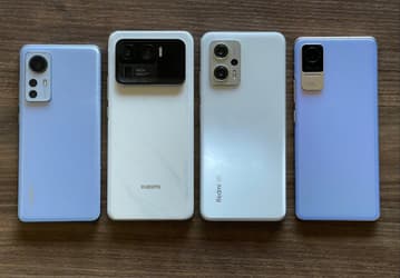 «Некоторые обеспокоены тем, что я снова сменил телефон». Глава Xiaomi пользуется четырьмя смартфонами одновременно