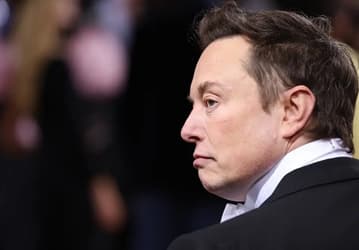 Илона Маска обвиняют в сексуальных домогательствах: он якобы предложил стюардессе заняться с ним сексом, пообещав купить ей лошадь