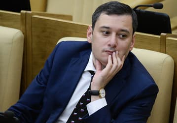 В Госдуме считают, что в России будут производить смартфоны и компьютеры