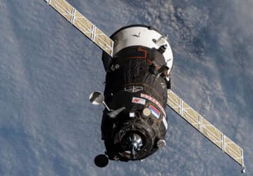 Космический грузовик «Прогресс МС-18» с 1,3 тонны мусора на борту сгорит в атмосфере 1 июня