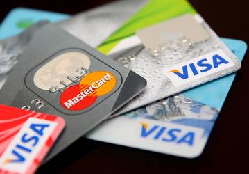Ряд турфирм в России предлагают оформить Visa и Mastercard иностранных банков по доверенности