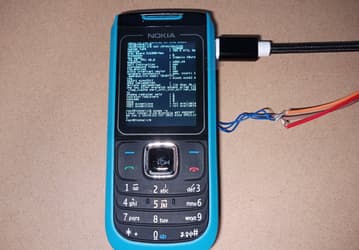 Энтузиаст превратил кнопочный телефон Nokia 1680 в компьютер с Linux, работающим экраном и клавиатурой