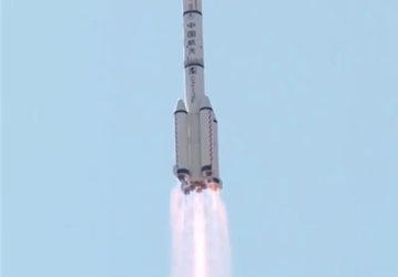Китайская ракета Long March-2F запустила на орбиту корабль «Шэньчжоу-14» с тремя тайконавтами. Они проведут в космосе полгода и за это время достроят национальную орбитальную станцию