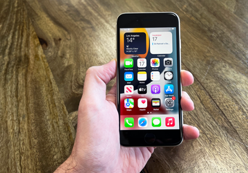 В России он стоит гораздо больше. iPhone SE 2022 обвалился до рекордно низкой цены в ходе большой распродажи 618 в JD.com