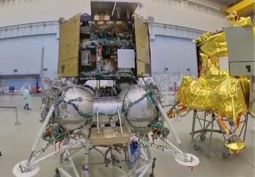 Так выглядит российская межпланетная станция «Луна-25». Космический аппарат впервые показали вживую