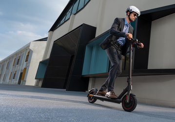 Запас хода до 45 км и скорость до 25 км/ч. Электросамокат Xiaomi Electric Scooter 4 Pro дебютировал в Европе