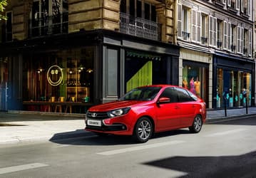 «Ободранные» Lada Granta Classic'22 уже предлагают со скидкой. Вместо ранее заказанных моделей и пока только для сотрудников