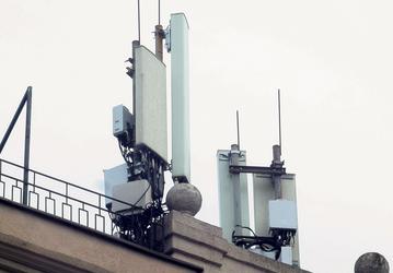 В правительстве России обсудят демонтаж станций сотовой связи на территории школ и колледжей