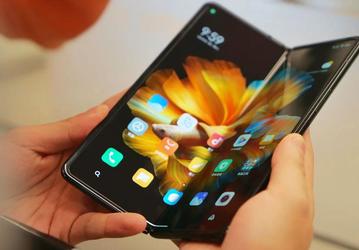 Гибкий экран, жидкостная линза, Snapdragon 888 и четыре динамика Harman/Kardon. Xiaomi Mix Fold подешевел почти вдвое с доставкой по миру