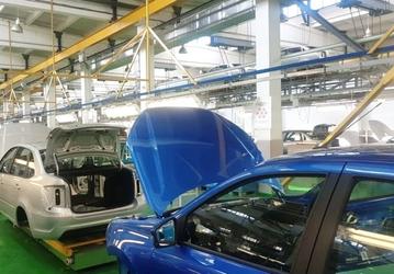 «Ободранная» Lada Granta сегодня встаёт на конвейер. В июне будет выпущено 452 автомобиля