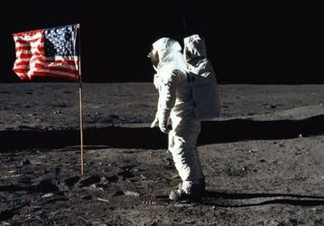Или валюта США за 55 лет обесценилась на 400%, или эффективность работы упала — Дмитрий Рогозин прокомментировал стоимость новой лунной программы NASA