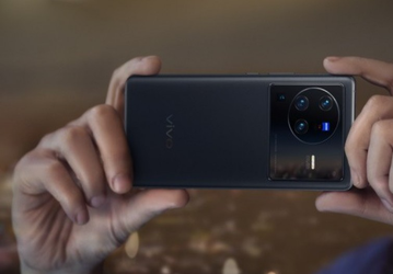 AMOLED WQHD+, 120 Гц, Snapdragon 8 Gen 1, оптика Zeiss и 80 Вт. Бестселлер Vivo X80 Pro прибывает в Европу — где самые низкие цены
