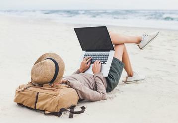 Крупнейшая фриланс-площадка Upwork предлагает пользователям из России и Белоруссии сменить место жительства