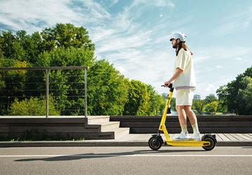 Самый летний транспорт Яндекс Go: новые электросамокаты Ninebot Max Plus и тариф в стиле такси