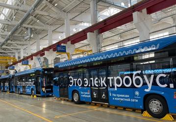 Комплектация лучше, чем у новой Lada Granta. «КамАЗ» привёз в Москву новые электробусы — у них увеличенная дальность хода, улучшенная климатическая система и адаптивный свет
