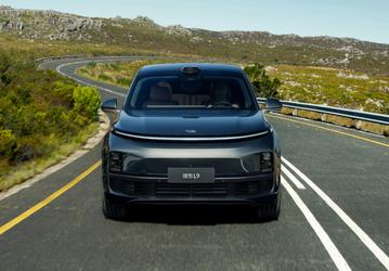 Li Auto L9 стал суперхитом в Китае. Большой гибридный кроссовер ценой 68 720 долларов заказало более 30 000 человек всего за три дня
