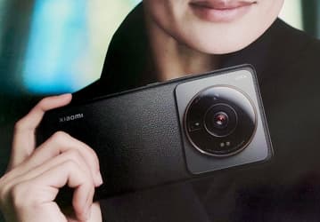 Это Xiaomi 12S Ultra. Флагман засветился на рекламных фотографиях и постерах