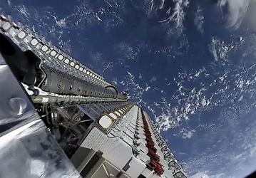 SpaceX выводит на орбиту новую группу спутников Starlink