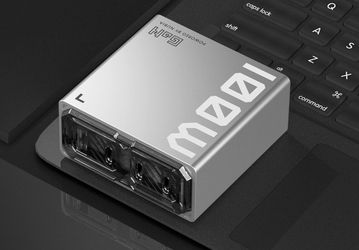 Перед сегодняшним анонсом Red Magic 7S компания Nubia представила прозрачное зарядное устройство мощностью 100 Вт