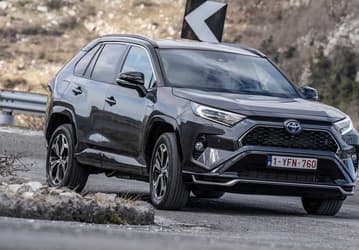 Самые продаваемые японские машины в России в этом году. Продажи Toyota Camry рухнули в 3,5 раза