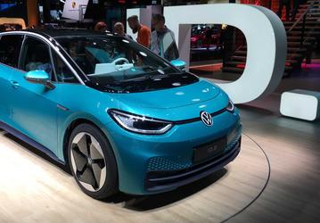 Новые батареи удвоят запас хода электромобилей. Volkswagen хочет продавать модели с дальностью хода 400 км по цене 20 000 евро