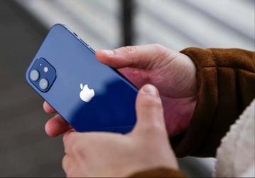 Мрачные прогнозы не подтвердились: цены на iPhone в России вернулись к уровню начала февраля. Также подешевели другие смартфоны и ноутбуки