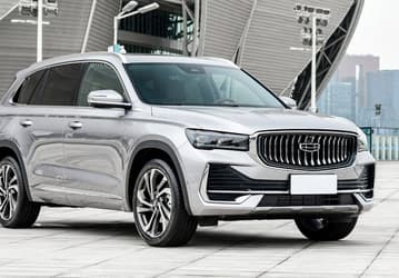 Большой кроссовер Geely Monjaro только собирается выйти в России, а в Китае выходит более мощная и экономичная версия