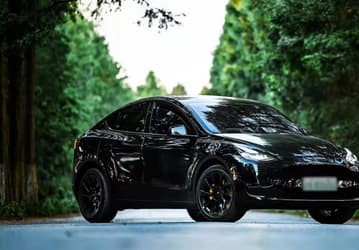 «Автоматическая защита салона Tesla от перегрева должна иметь очень большое значение в условиях рекордной жары», — Илон Маск анонсировал функцию из следующего обновления