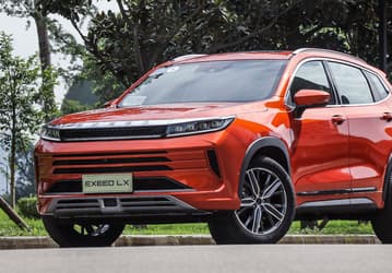 Китайские автомобили действительно захватывают российский рынок? Бренд Exeed за полгода сумел увеличить число дилерских центров на 63%