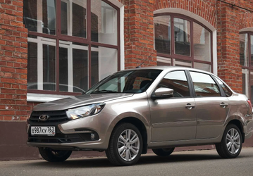 «Дилеры в своём репертуаре». Lada Granta Classic 2022 уже продают более чем на 120 000 рублей дороже РРЦ