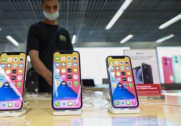 В России рекордно упали продажи новых смартфонов
