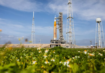 В NASA определились: объявлены сроки первого запуска огромной лунной ракеты Artemis 1