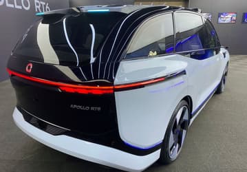 Baidu представила беспилотный автомобиль со съёмным рулём и автопилотом четвёртого уровня
