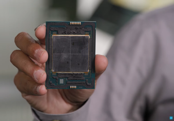 224 новых ядра Intel не могут справиться со 128 старыми ядрами AMD. Появились первые тесты CPU Xeon поколения Sapphire Rapids-SP