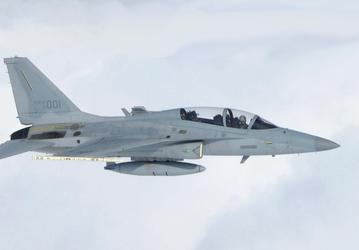 Польша закупит 48 южнокорейских истребителей FA-50 для замены 28 советских МиГ-29. Также Польша планирует купить 980 танков Hyundai и 648 гаубиц Samsung