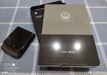 Это Moto Razr 2022: смартфон и его упаковку засняли вживую