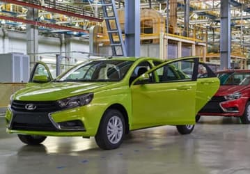 Инсайдеры: АвтоВАЗ перенесёт производство Lada Vesta из Ижевска в Тольятти, где ранее собирали Renault Logan и Sandero